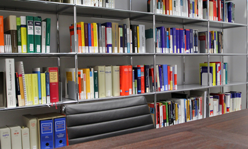 boehm_anwaltskanzlei_Bibliothek_04